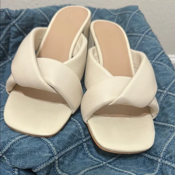 LOFT Puffy Cream block heels 8 - Picture 2 of 5